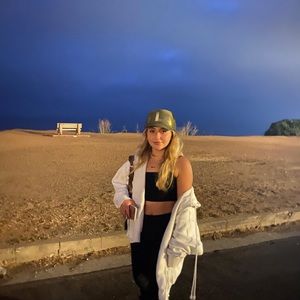 Meet your Posher, Phoebe